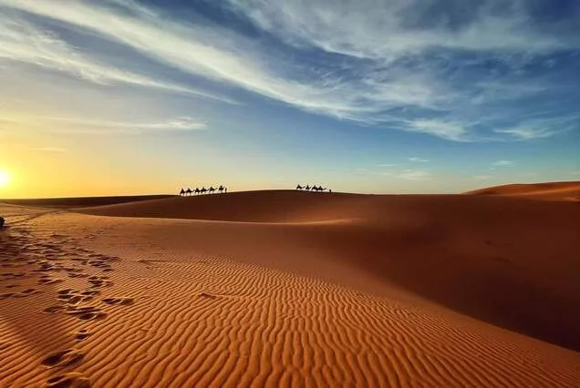 Overnight-Camel-trek-Merzouga-morocco-camel-trekking-tours